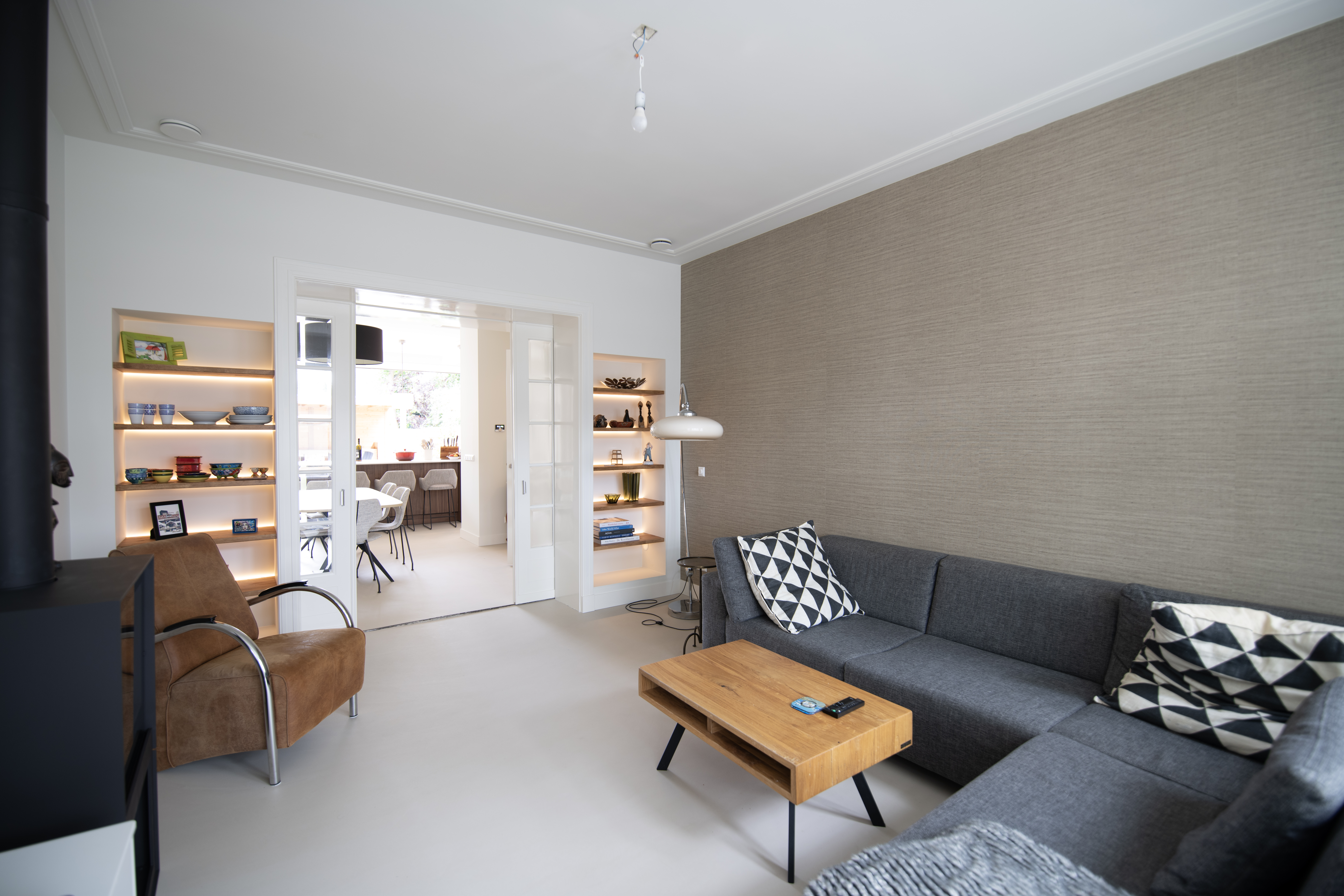 Zitkamer in totaal gerenoveerd pand door Kopen na Kijken